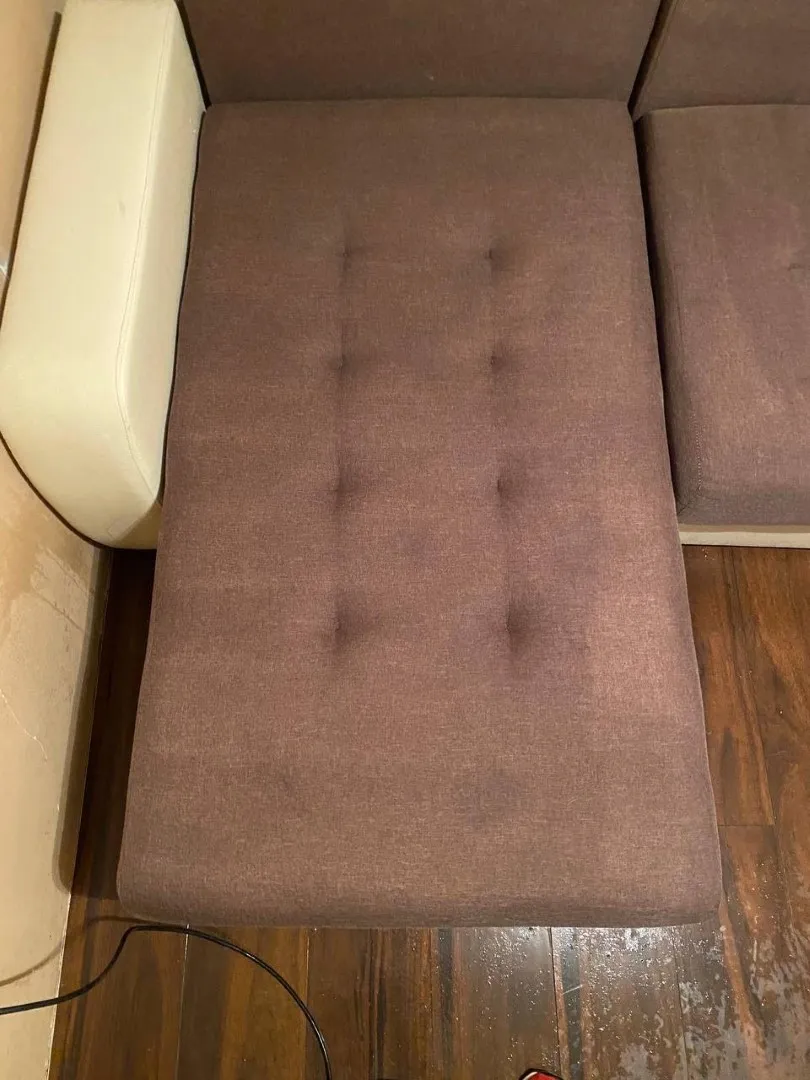 Braon ugaona garnitura posle dubinskog pranja