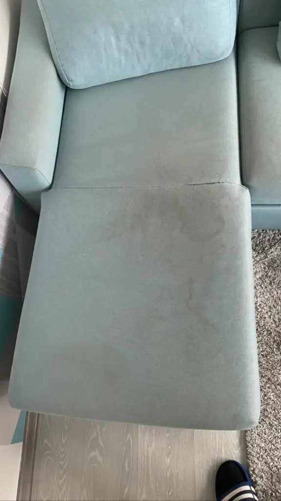 Plava ugaona garnitura pre dubinskog pranja