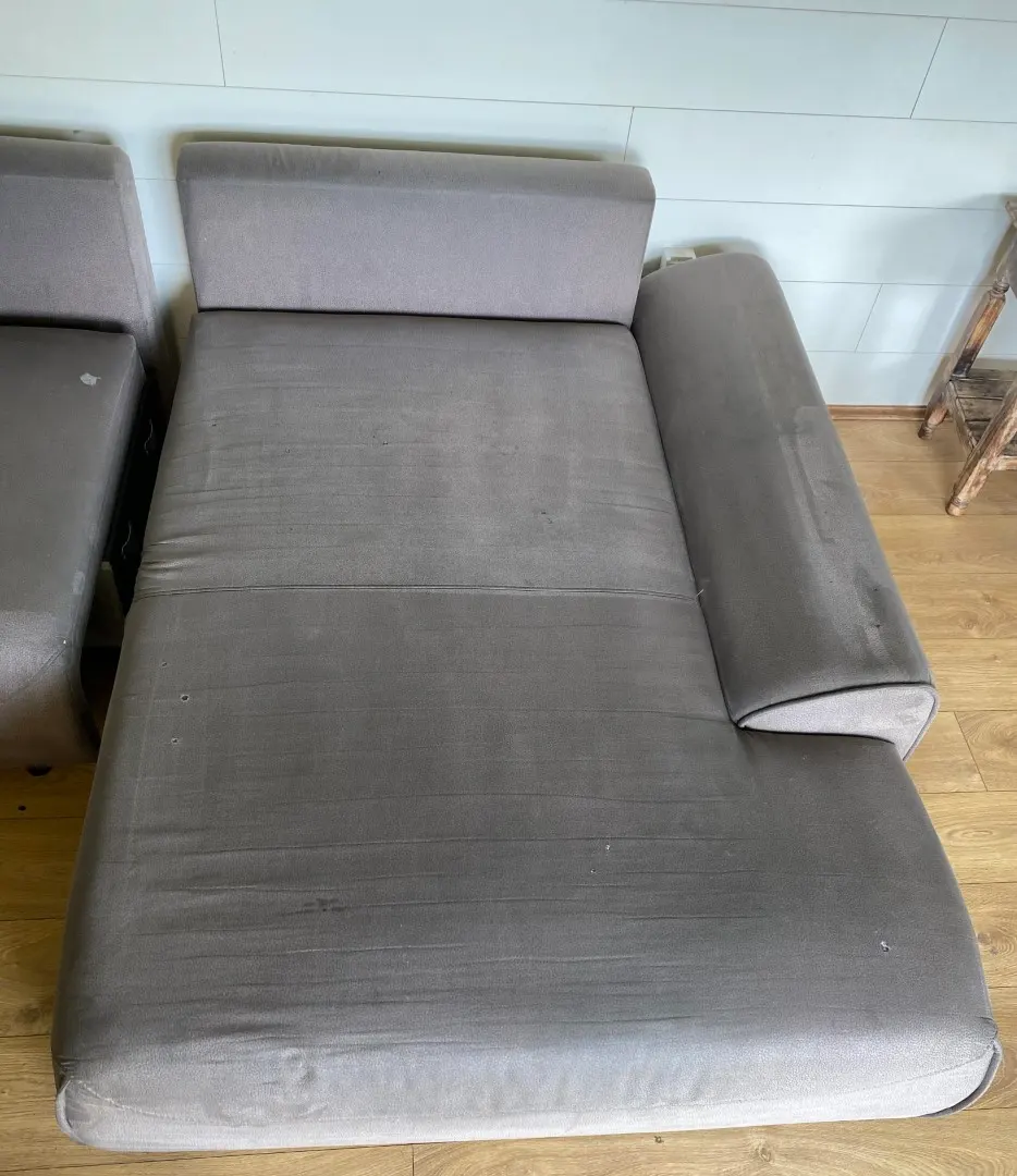 Siva ugaona garnitura nakon dubinskog pranja